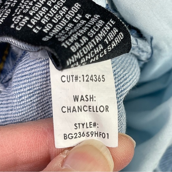 BCBGeneration Skater Straight Jeans 7/28 Light Wash Raw Hem Denim - Picture 7 of 12